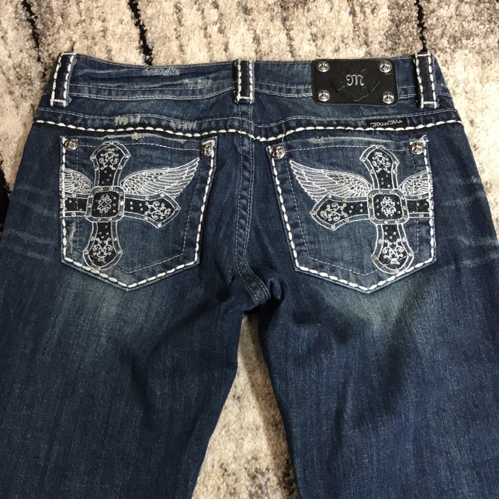 💙 Miss Me Cross Wing Distressed Denim Jean - Picture 9 of 15